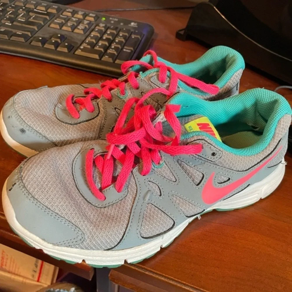 10/$20🔥Girls Nike Shoes‎
